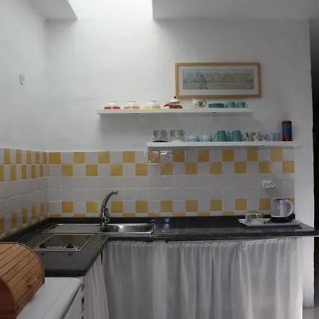 Isabel *